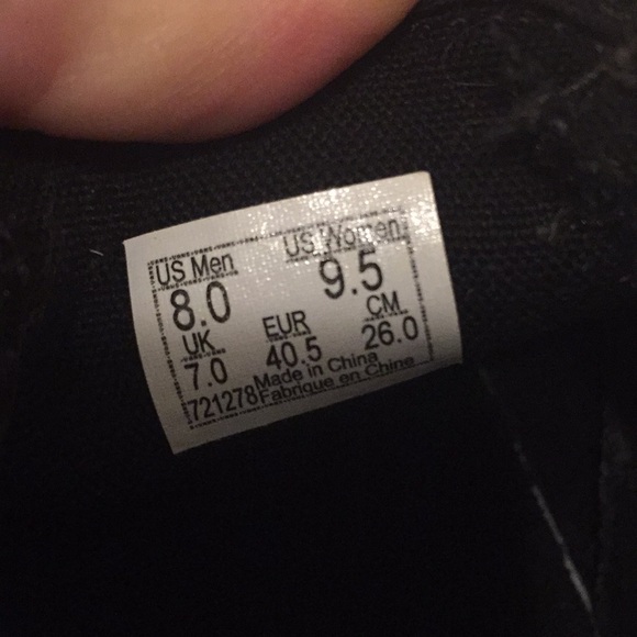 Vans size 9.5 women’s black and white flats - Picture 8 of 10